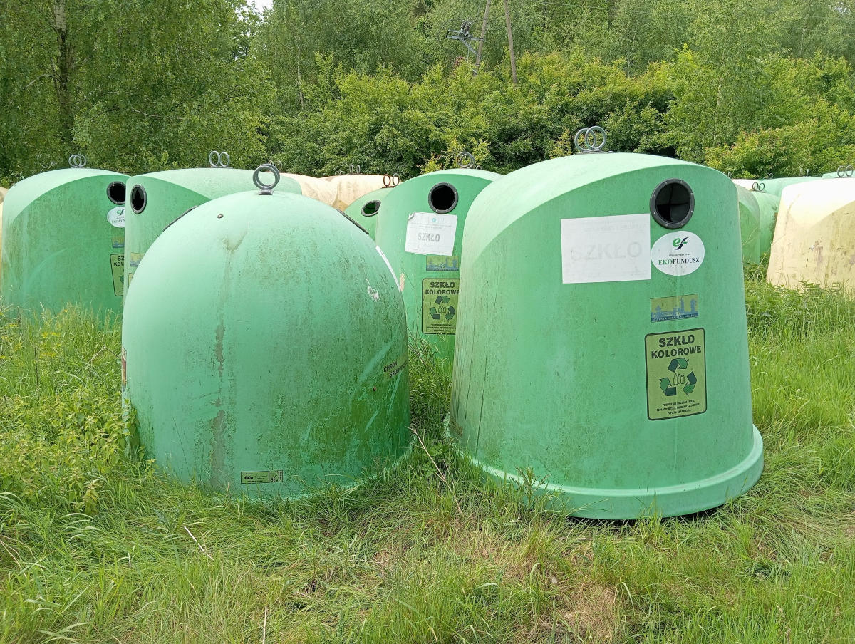 Do oddania pojemniki na odpady typu dzwon