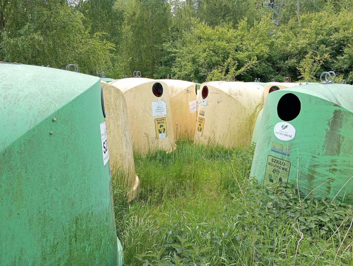 Do oddania pojemniki na odpady typu dzwon